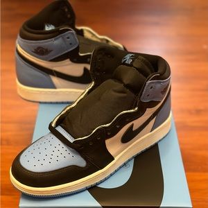Jordan 1s `UNC Toe’ size 7 GS/ 8.5 Wmns